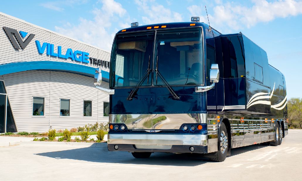 Ditto entertainer coach for lease