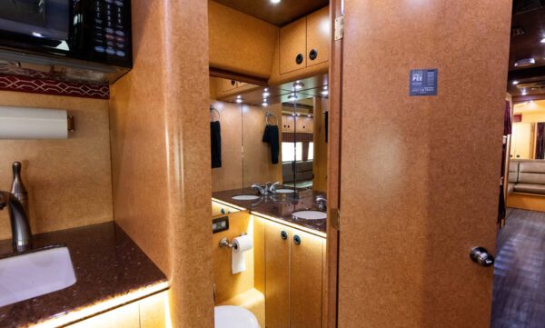 Pacemaker Entertainer Coach Restroom