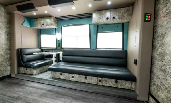 Desperado Entertainer Coach Kitchenette