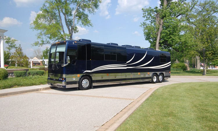 Ditto entertainer coach for lease Ditto slide out entertainer coach