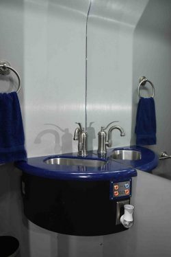 Hoot entertainer coach bathroom