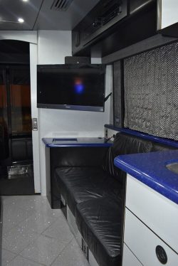 Hoot entertainer coach front lounge
