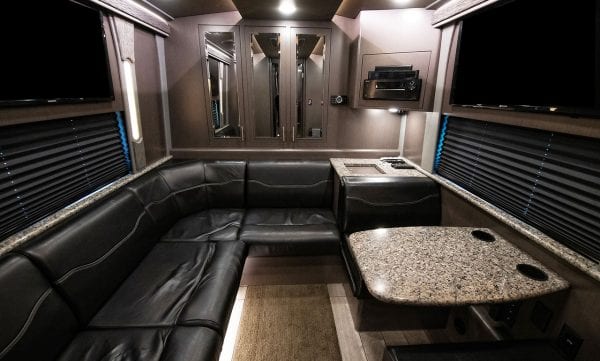 Entertainer coach rear seating