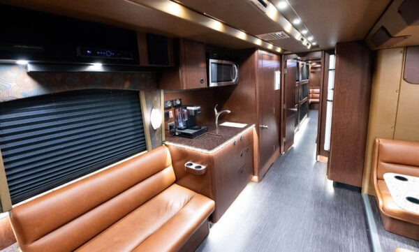 Pappa Entertainer Coach Interior
