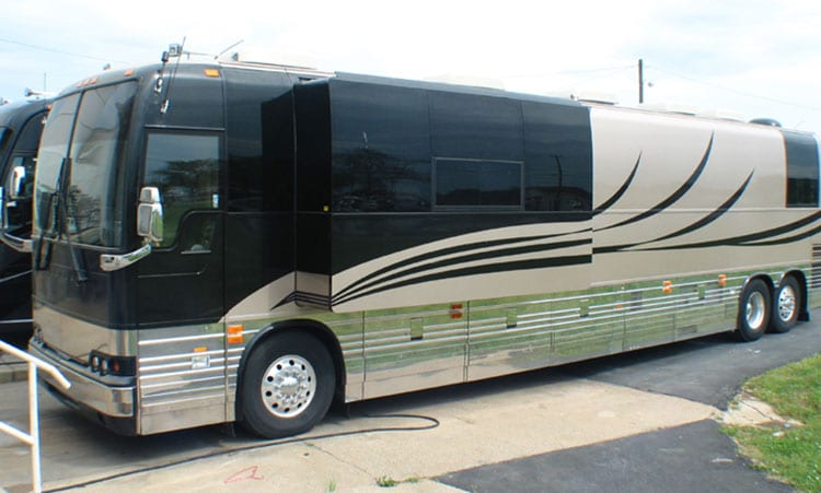 Enterprise entertainer coach for lease RBK1 slide out entertainer coach