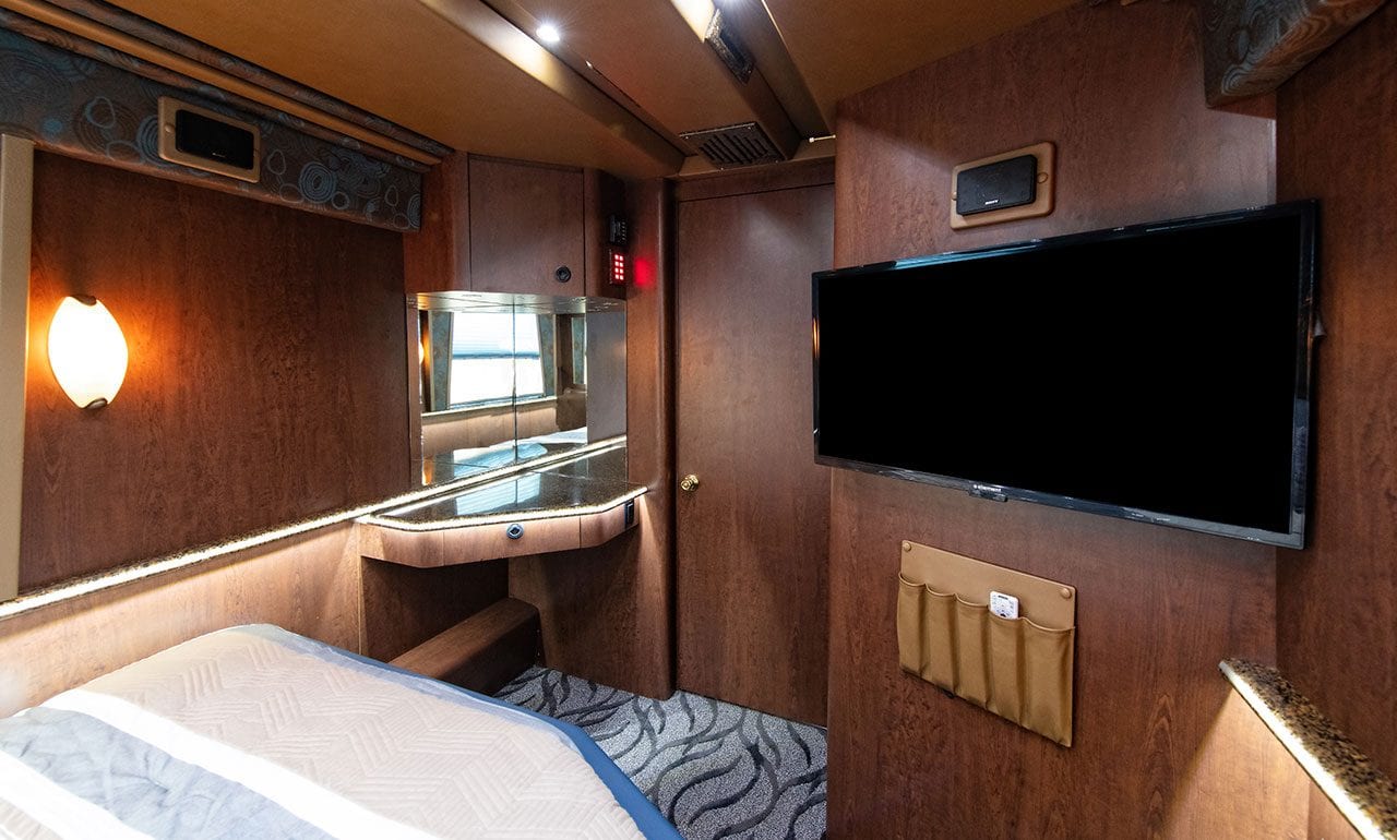Wizard Entertainer Coach Star Coach Leasing Single Slide