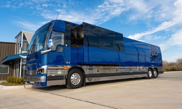 Jayhawk entertainer coach for lease