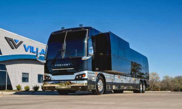 Elite Prevost Entertainer Coach Raven