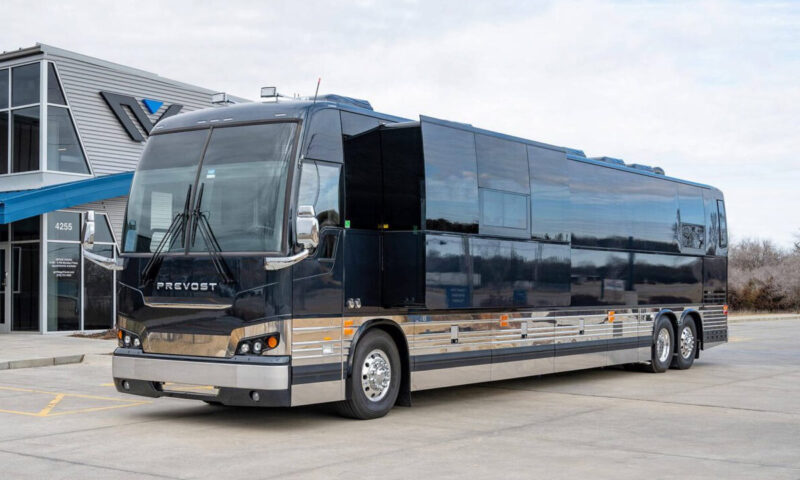 Entertainer Coach Leasing