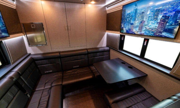 Back Lounge Tour Bus Twister