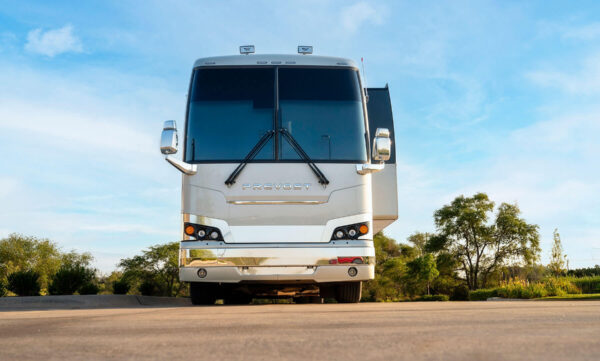 Entertainer Coach For Lease Twister