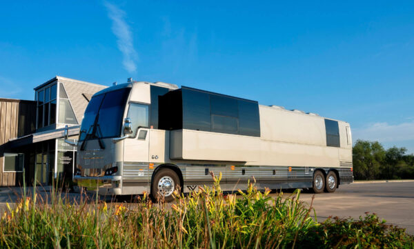Entertainer Coach For Rent Twister
