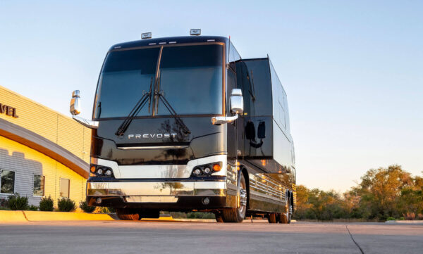 Midnight Entertainer Coach Exterior