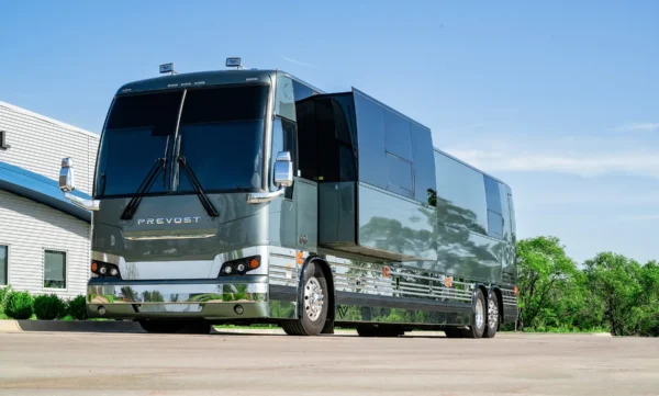 Wicked Entertainer Tour Bus