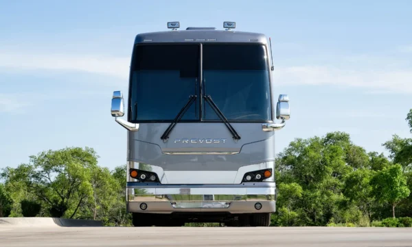 Thunder Entertainer Coach For Lease