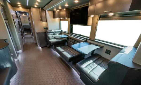 Thunder Entertainer Coach Front Lounge