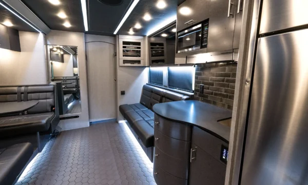 Thunder Entertainer Coach Kitchenette
