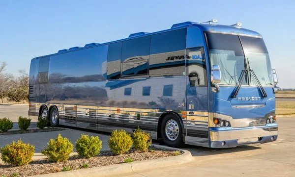 Atlas Exterior Entertainer Coach