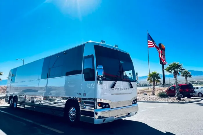 Entertainer Coach Leasing