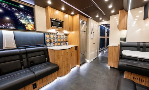 Outlaw Entertainer Coach Kitchenette