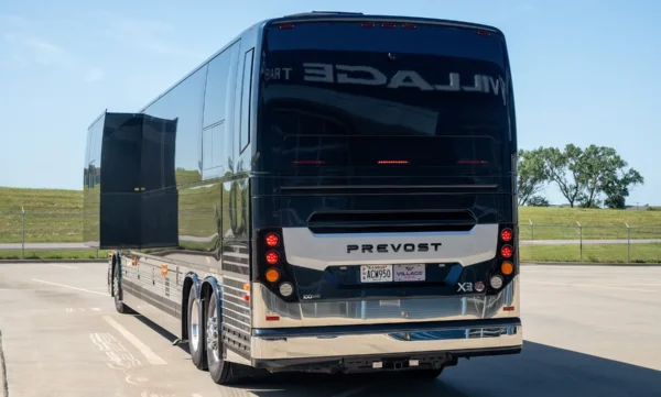 Outlaw Entertainer Tour Bus