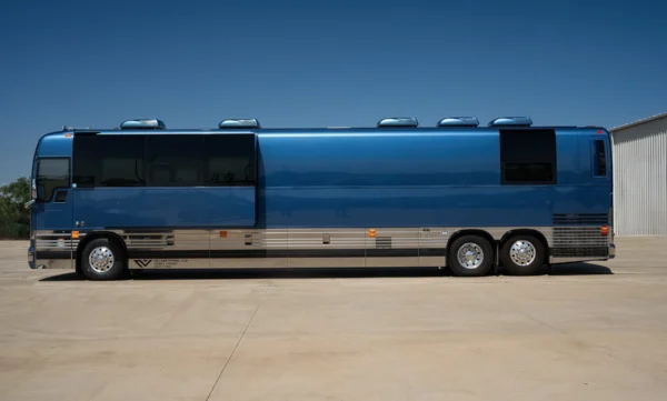 Toto Tour Bus