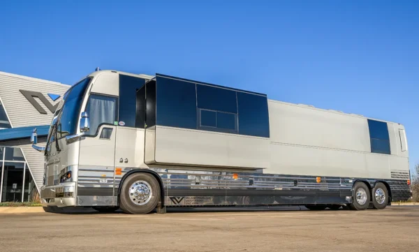 Storm Entertainer Coach Profile