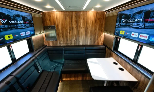 Storm Entertainer Coach Rear Tvs And Lounge