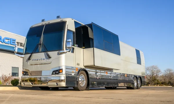 Storm Entertainer Coach Slide Out